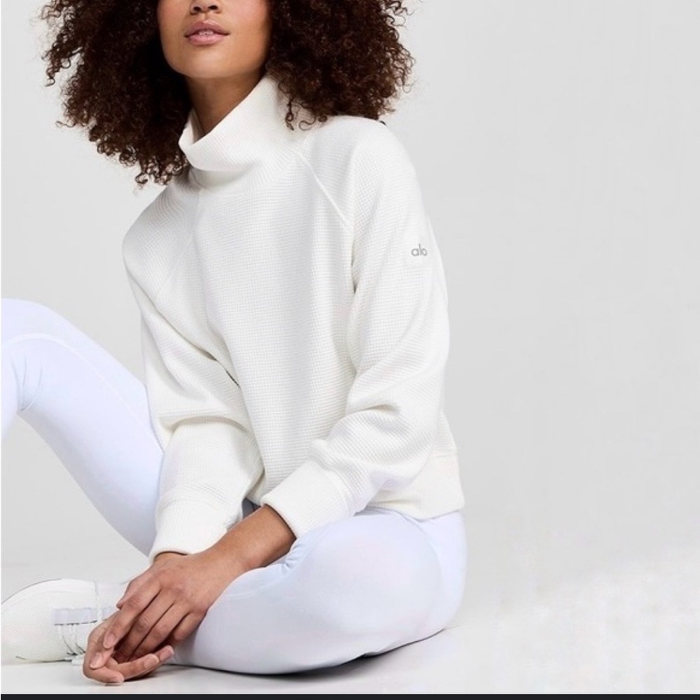 ALO Yoga Women's White Sweater